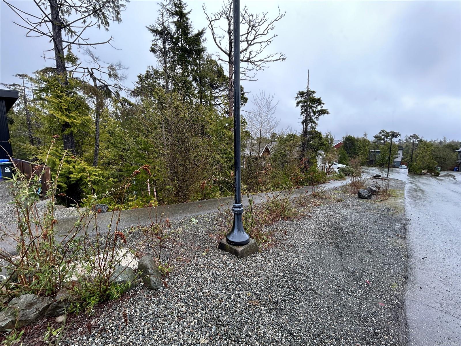 $378,000 - 843 Lorne White Pl<br>Ucluelet, British Columbia, V0R 3A0