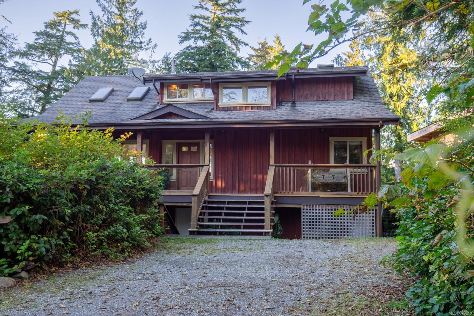 $2,799,000 - 1027 Jensens Bay Rd<br>Tofino, British Columbia, V0R 2Z0