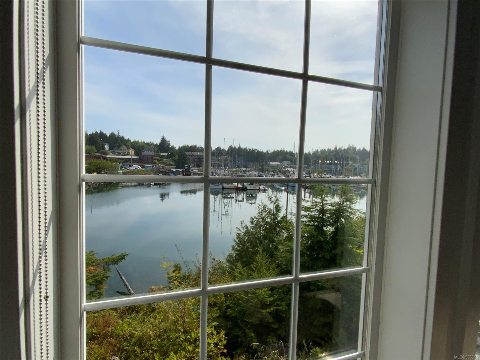 $440,000 - 1971 Harbour Dr<br>Ucluelet, British Columbia, V0R 3A0