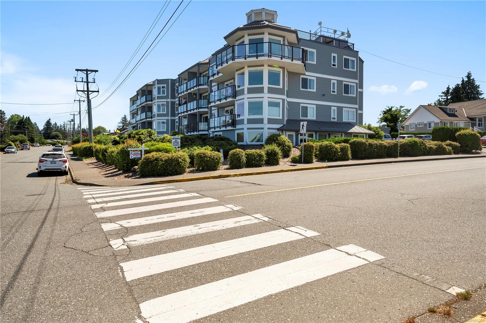 $339,900 - 690 Colwyn St<br>British Columbia, V9W 2X1