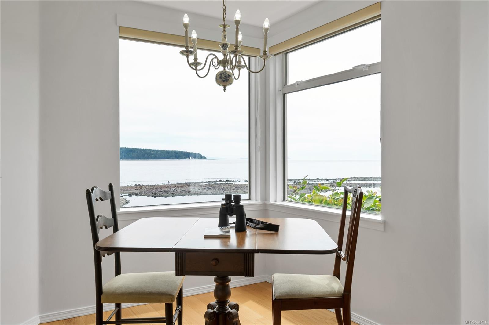 $729,000 - 27 Island Hwy<br>British Columbia, V9W 1A2
