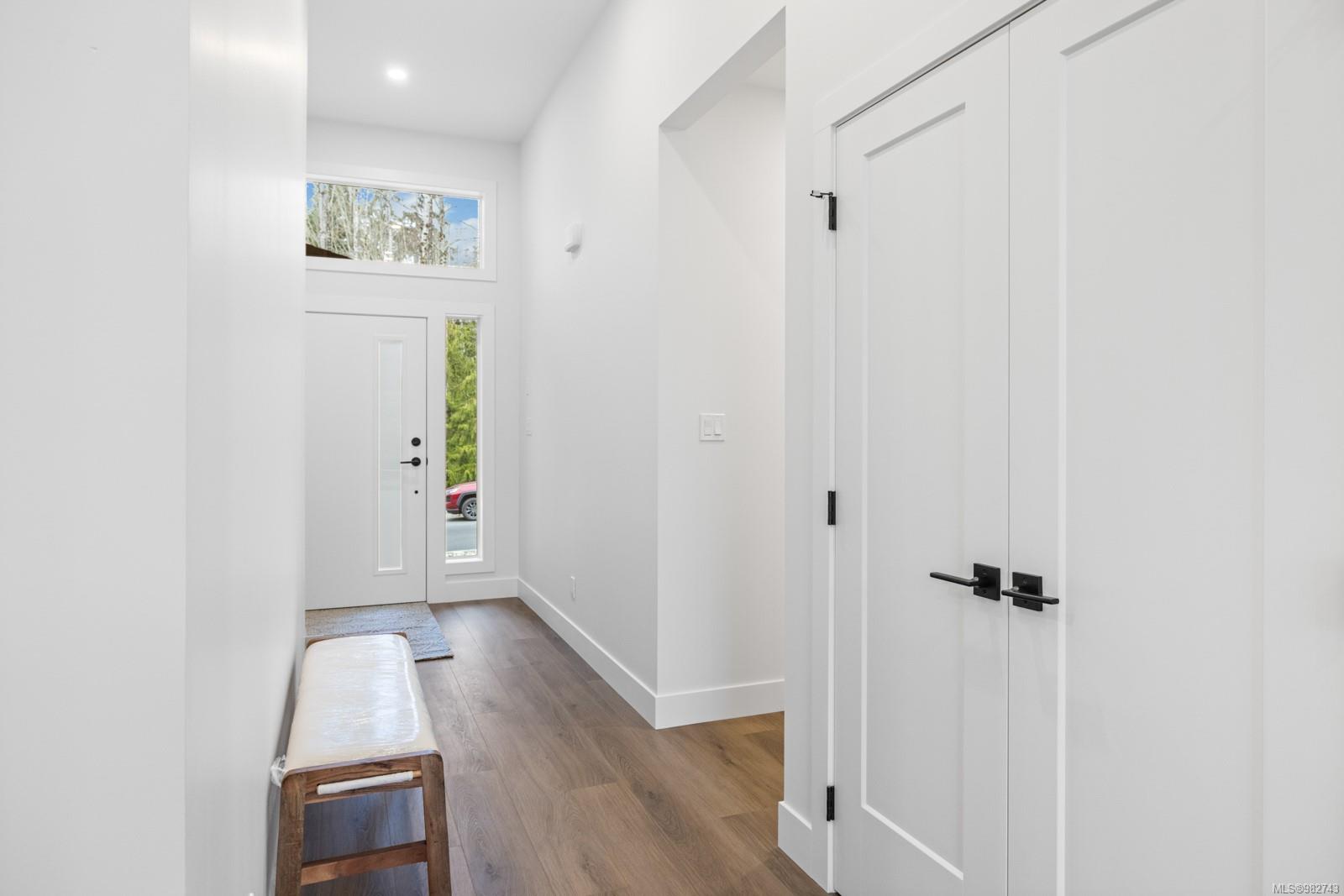 $829,000 - 8582 Ts'uubaas Dr<br>British Columbia, V0R 2G0