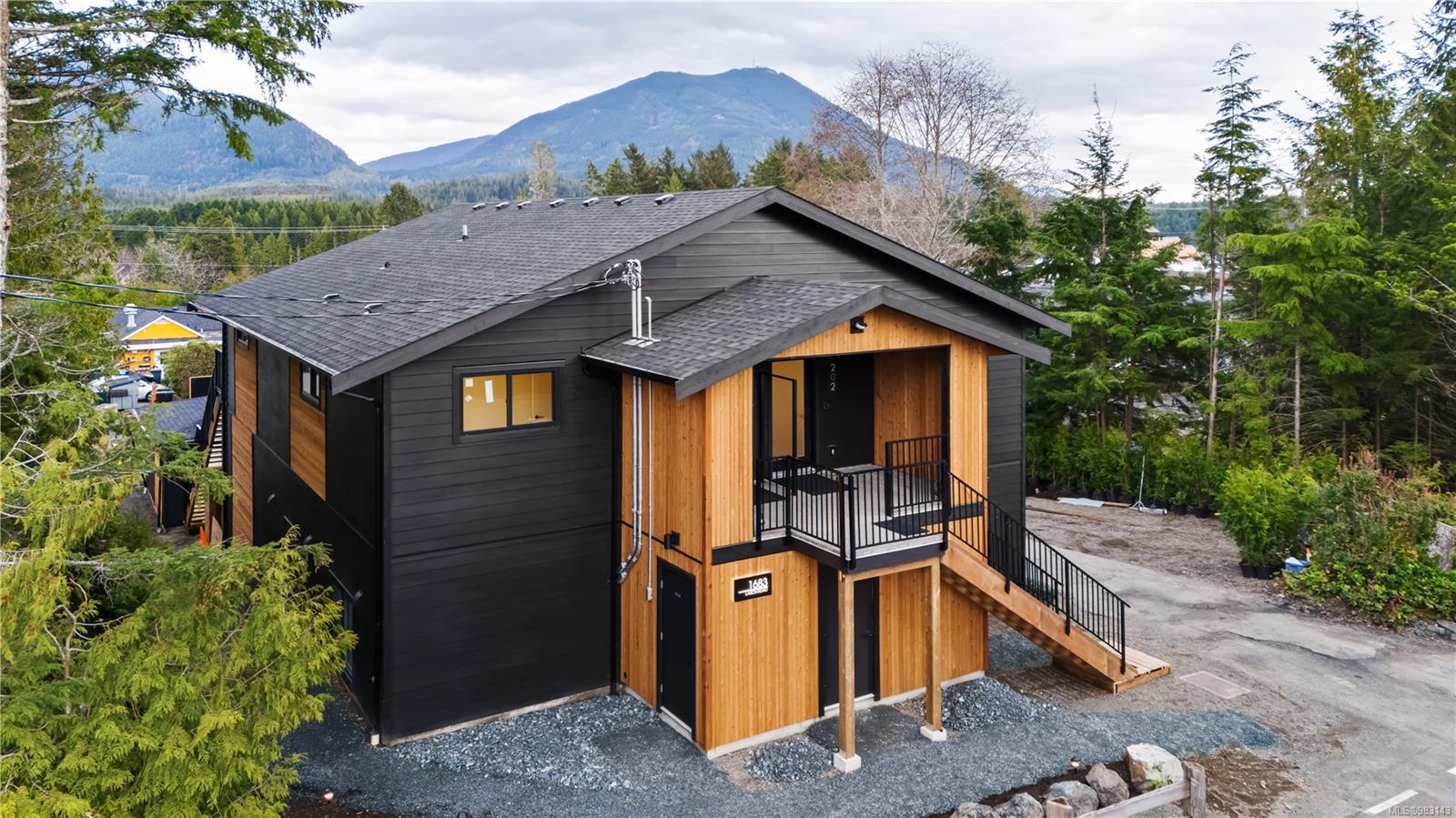 $759,000 - 1683 Larch Rd<br>Ucluelet, British Columbia, V0R 3A0