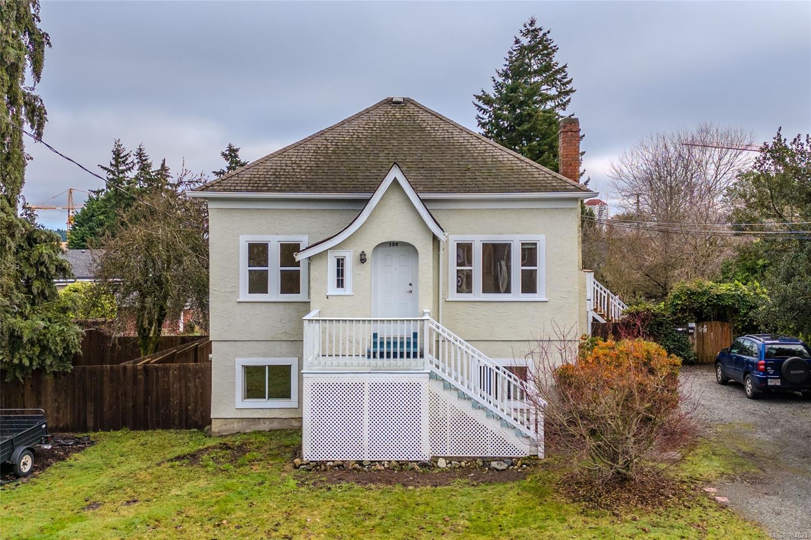 $998,000 - 120 Milton St<br>British Columbia, V9R 2K3