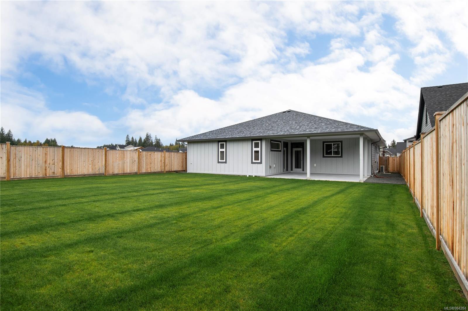 $938,500 - 725 Beaver Creek Blvd<br>British Columbia, V9H 0E5