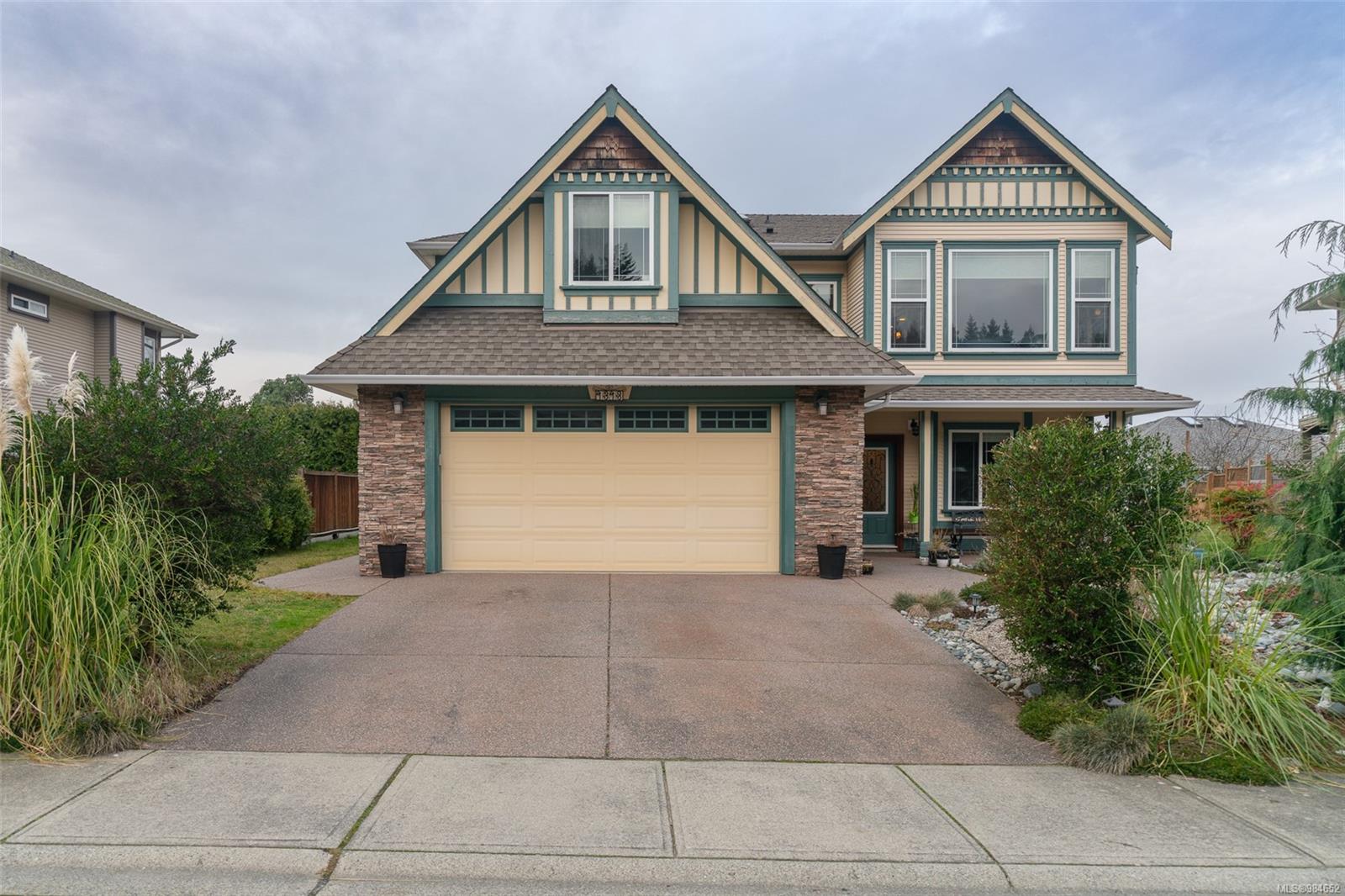 $1,200,000 - 1313 Thalia Pl<br>British Columbia, V9S 7E1