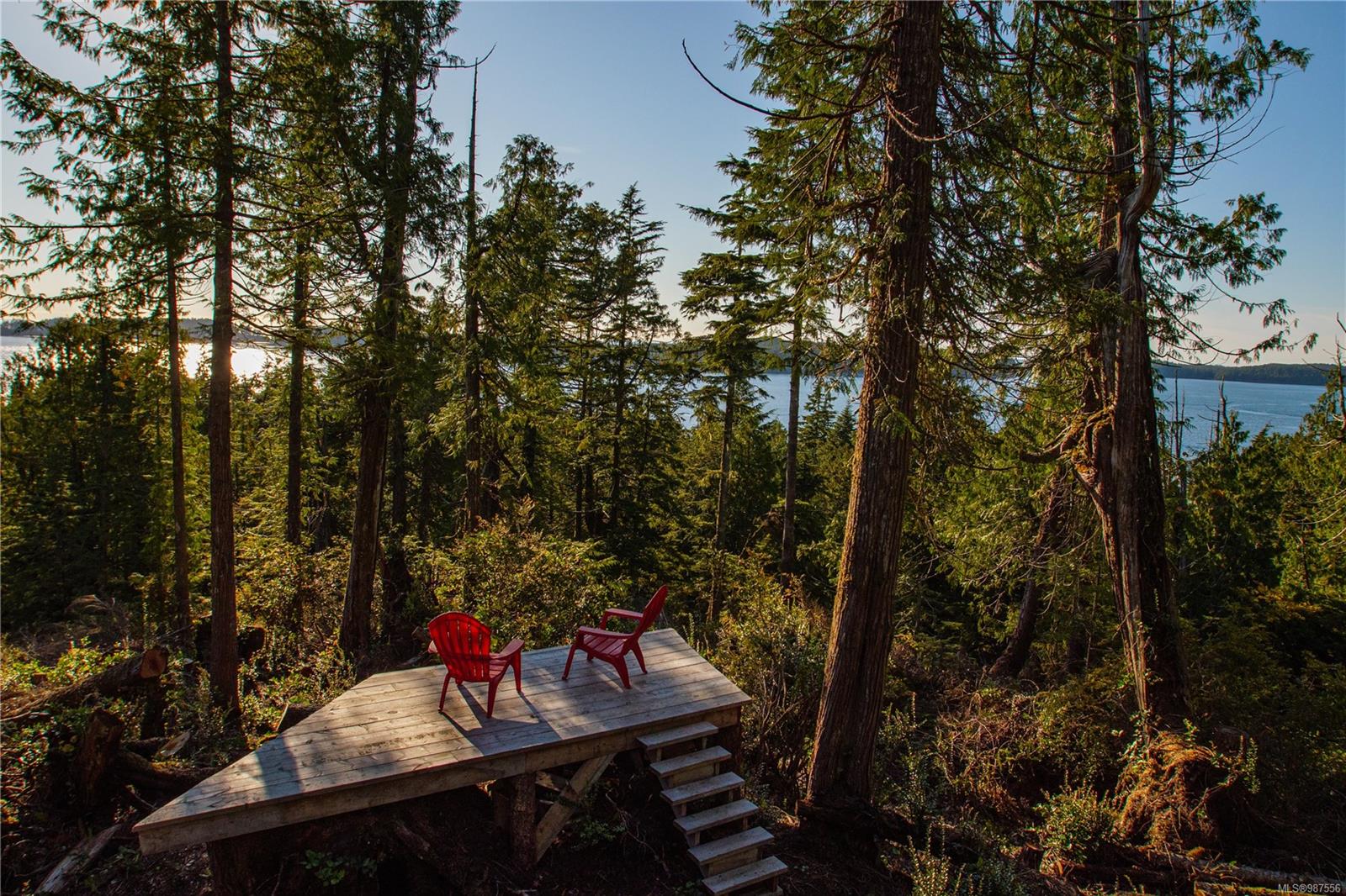 $2,449,000 - 340 Tonquin Park Rd<br>Tofino, British Columbia, V0R 2Z0