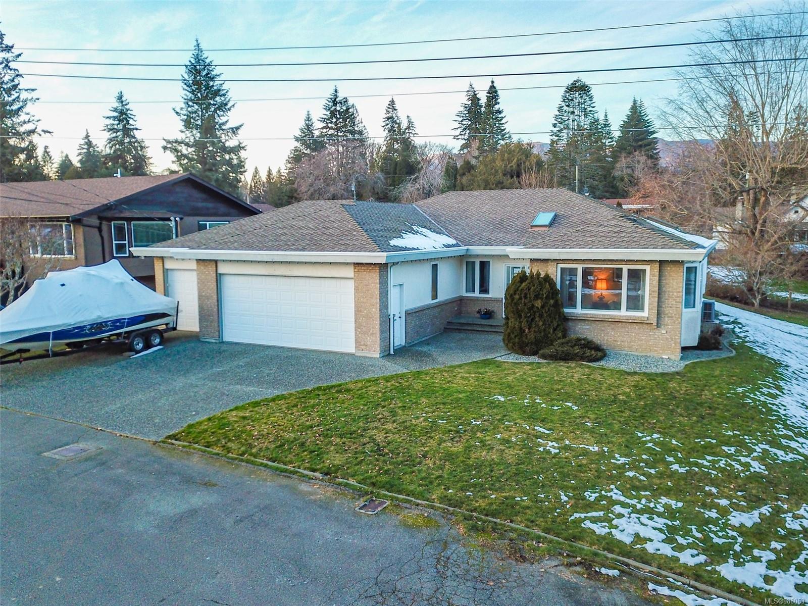 $815,000 - 5109 Forrest Rd<br>Port Alberni, British Columbia, V9Y 7A9