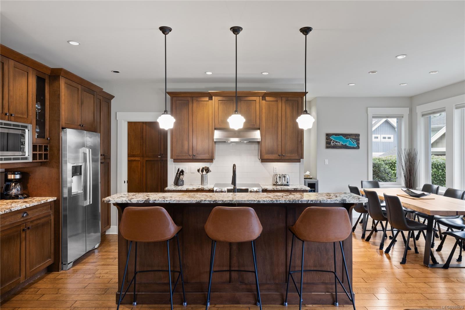$880,000 - 5251 Island Hwy<br>British Columbia, V9K 2C1