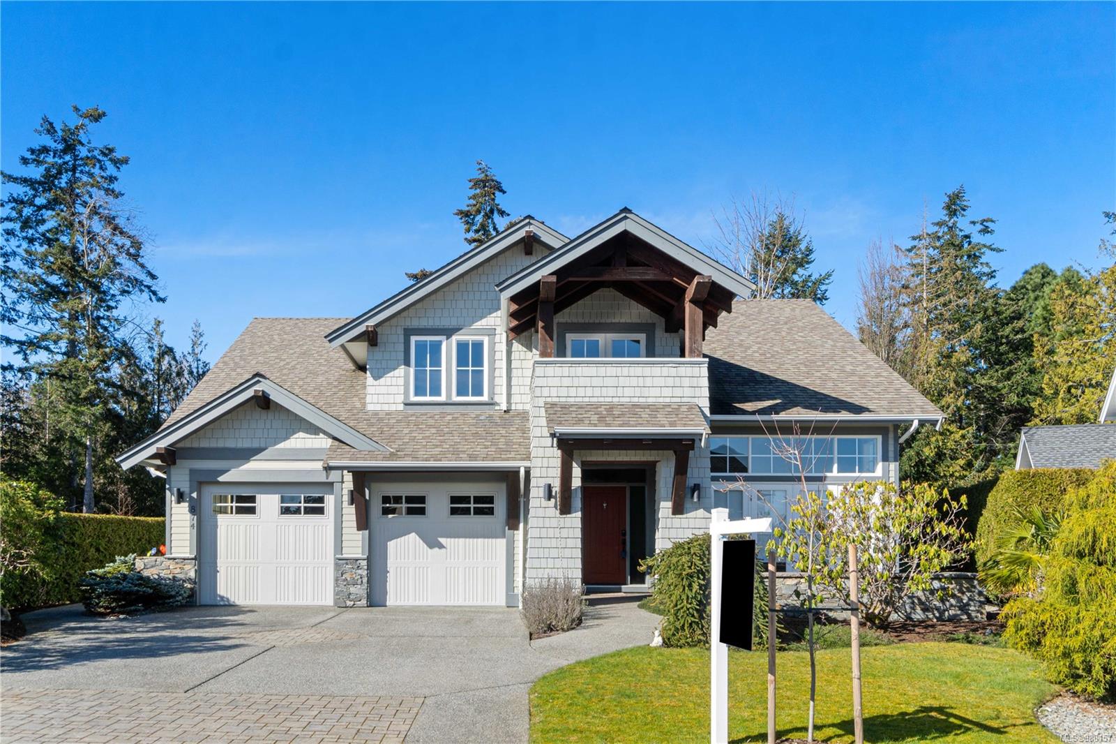 $1,550,000 - 874 Bluffs Dr<br>British Columbia, V9K 0A2