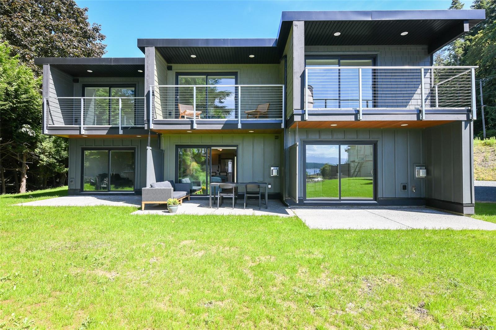 $949,900 - 4305 Shingle Spit Rd<br>British Columbia, V0R 1Z0