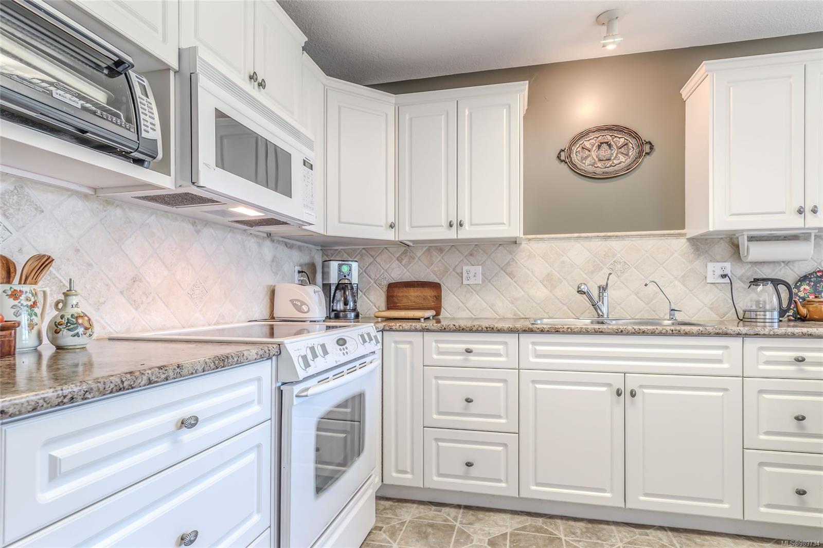 $769,000 - 2663 Andover Rd<br>British Columbia, V9P 9J5