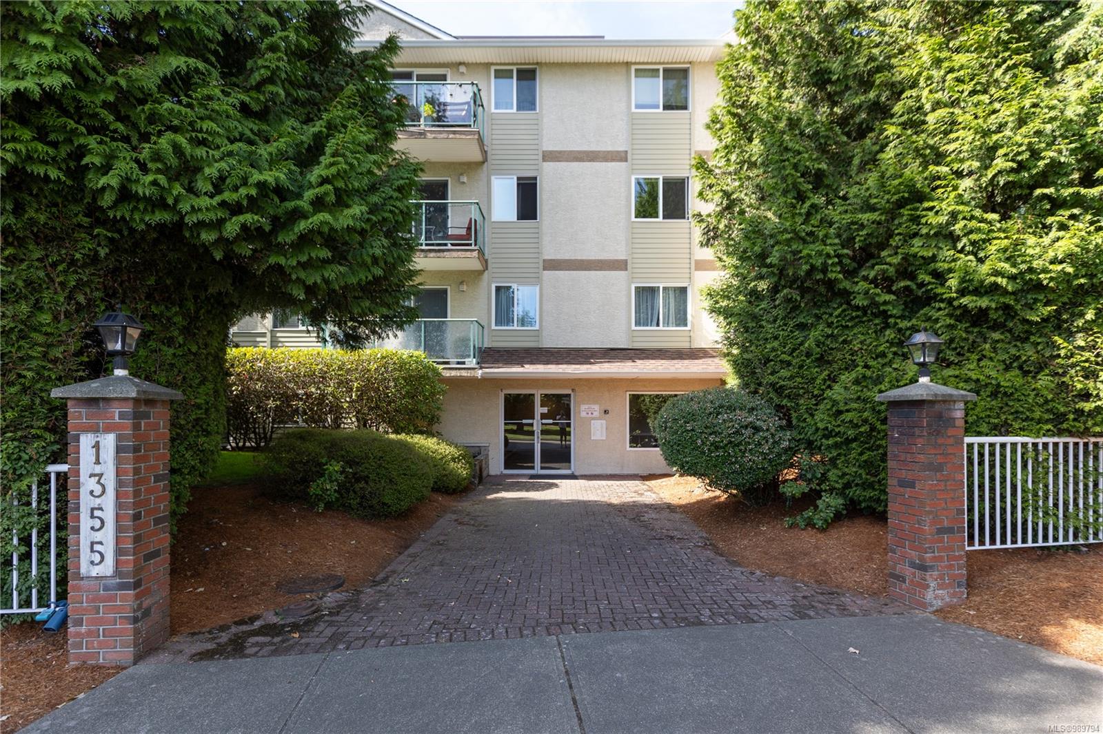 $362,500 - 1355 Cumberland Rd<br>British Columbia, V9N 2G1