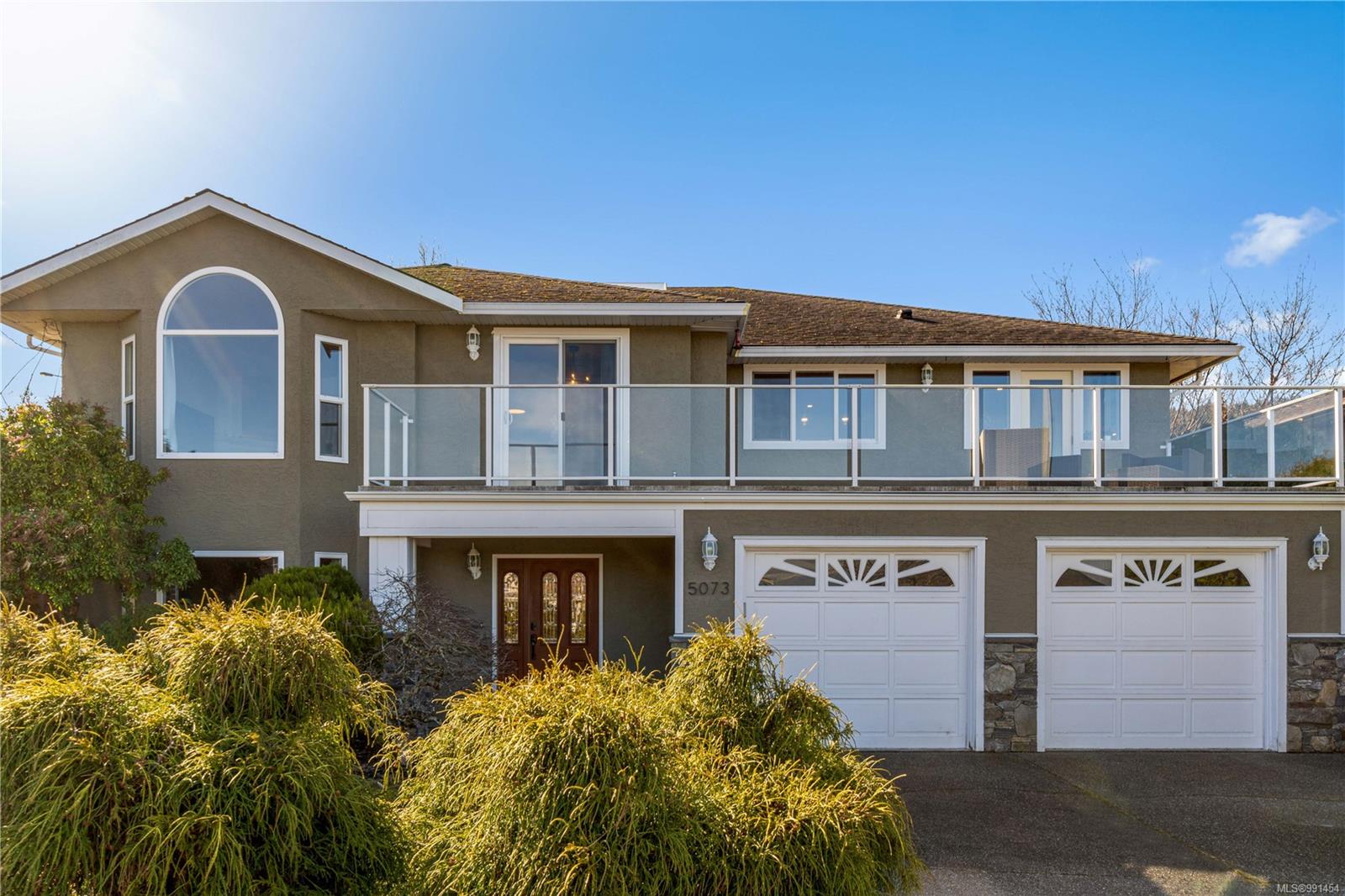 $1,295,000 - 5073 Vista View Cres<br>British Columbia, V9V 1L6