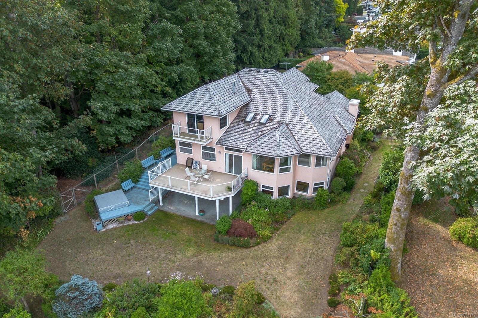 $1,599,900 - 6162 Greenwood Pl<br>British Columbia, V9V 1K6