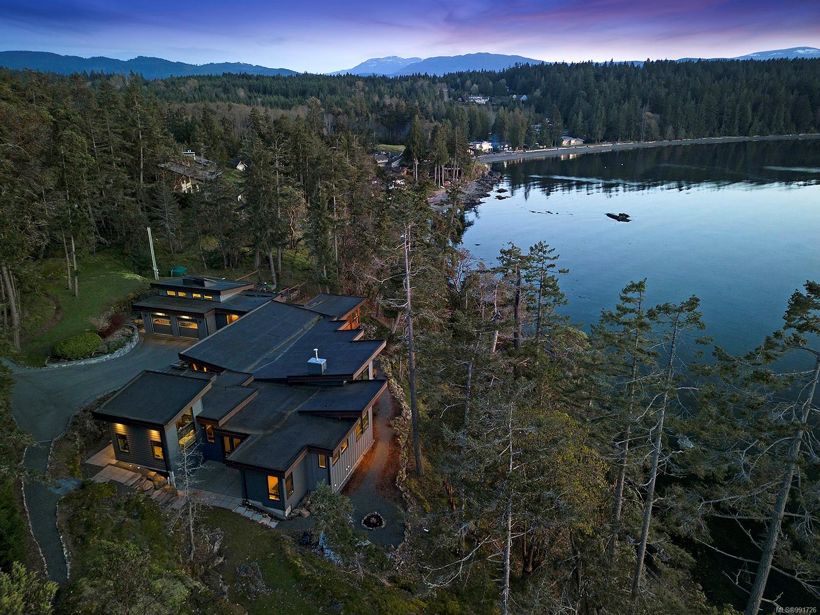 $3,995,000 - 1735 Claudet Rd<br>British Columbia, V9P 9B4