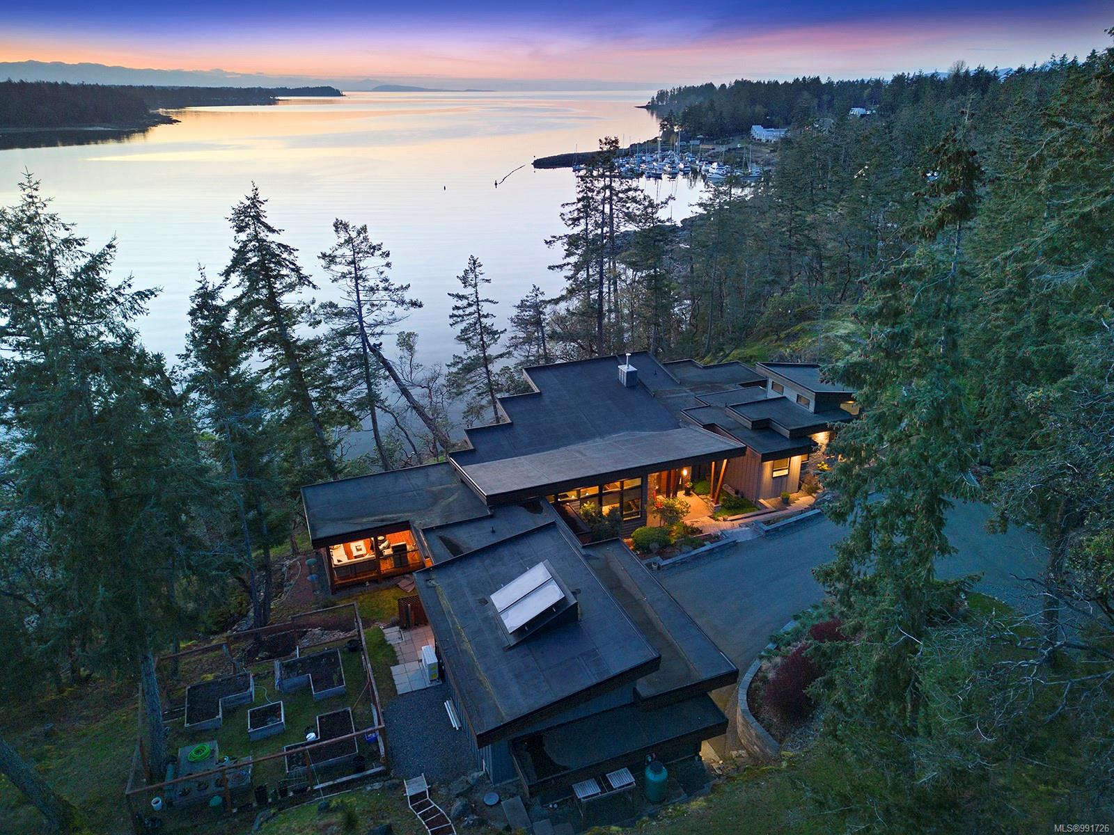 $3,995,000 - 1735 Claudet Rd<br>British Columbia, V9P 9B4