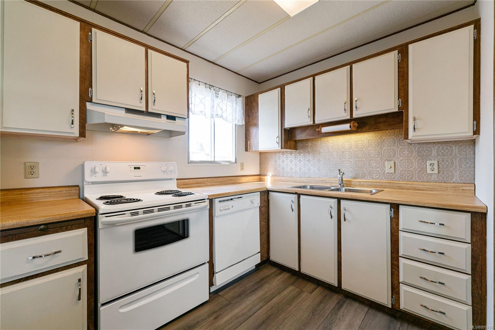 $209,900 - 6325 Metral Dr<br>British Columbia, V9T 6P9