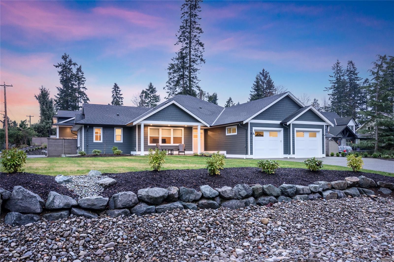 $1,998,000 - 8968 Henderson Ave<br>British Columbia, V9J 1A4