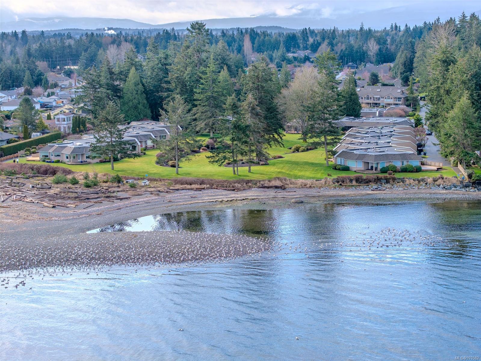 $949,000 - 529 Johnstone Rd<br>British Columbia, V9P 2K1