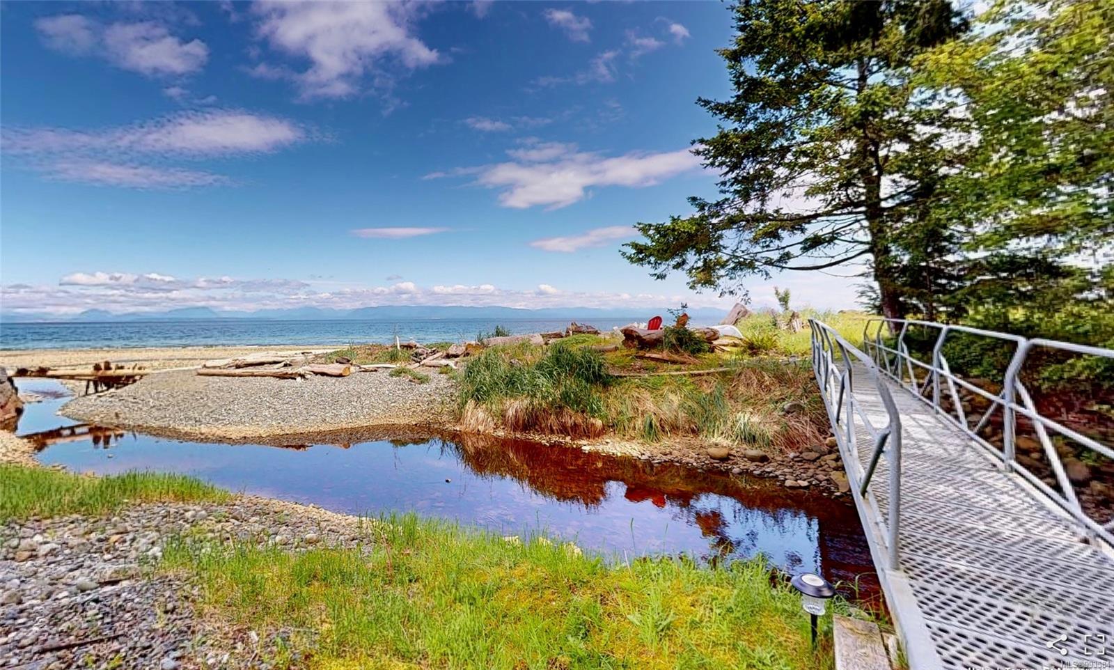 $1,198,000 - 1396 Seaview Rd<br>British Columbia, V9J 1J7