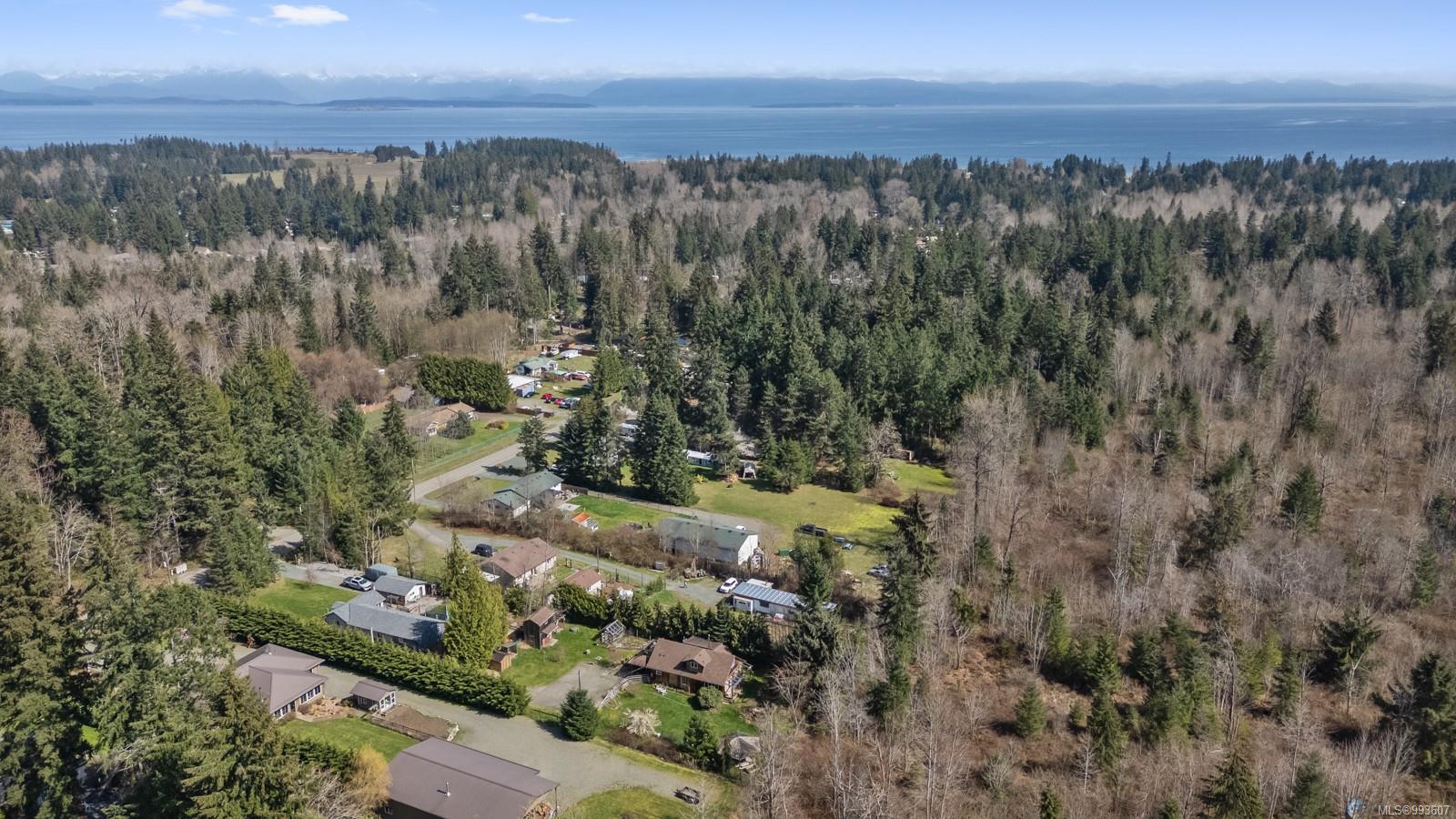 $1,650,000 - 2353 CATHERWOOD Rd<br>British Columbia, V9J 1J3