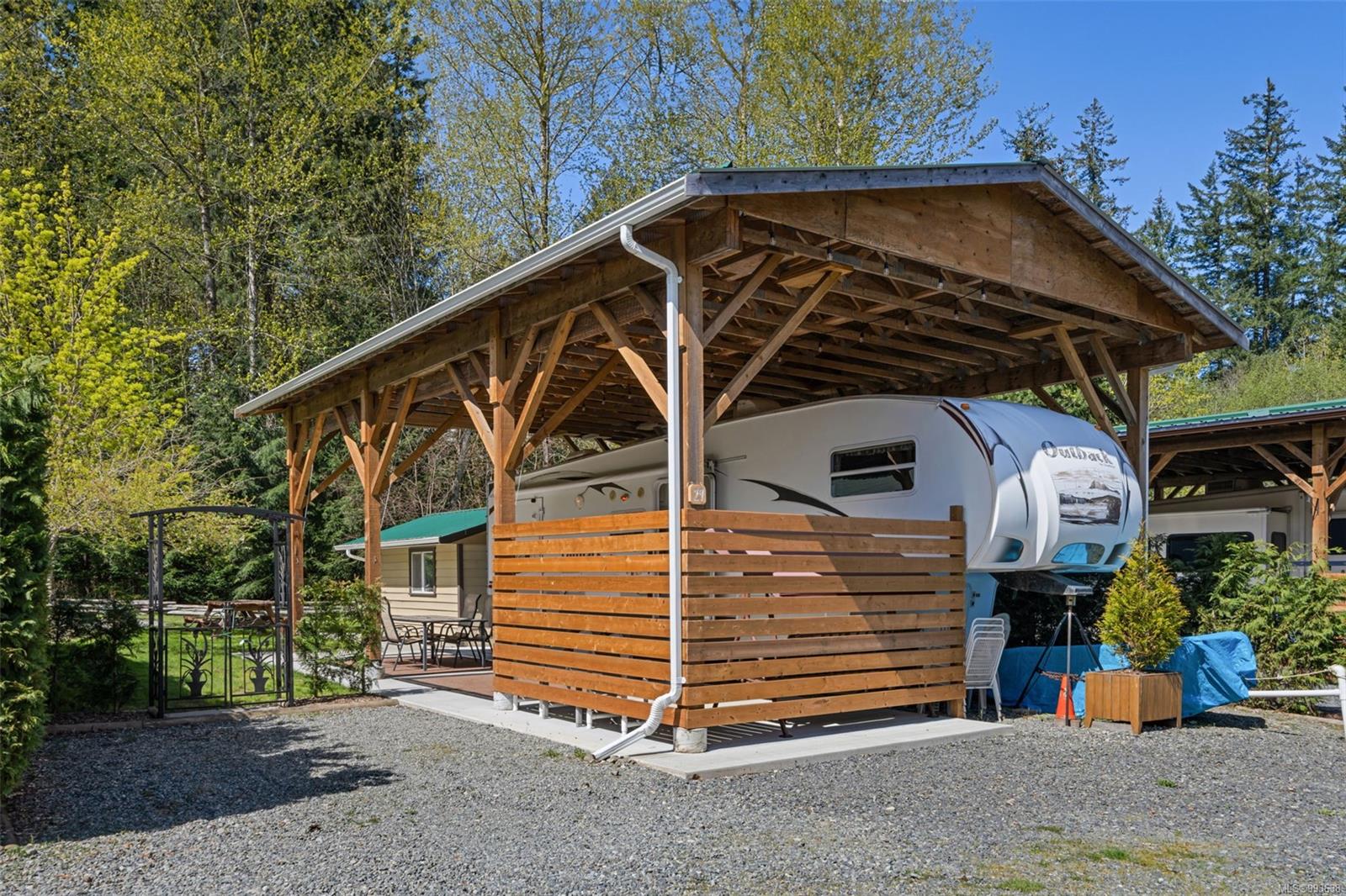 $259,900 - 8631 South Shore Rd<br>British Columbia, V0R 2G0