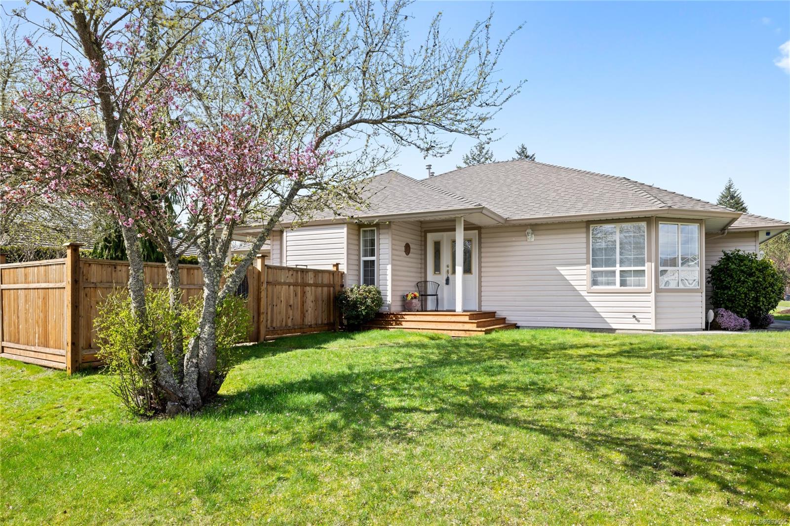 $799,900 - 1040 Sunrise Dr<br>British Columbia, V9K 2K6