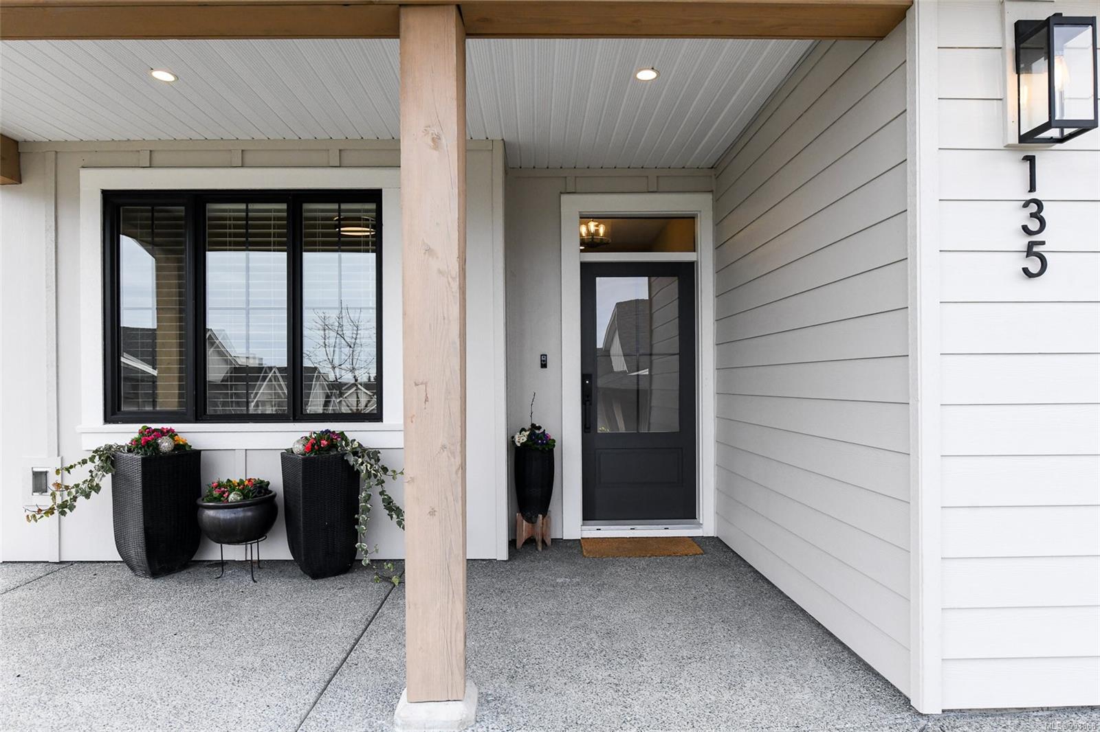 $885,000 - 4098 Buckstone Rd<br>British Columbia, V9N 0H2