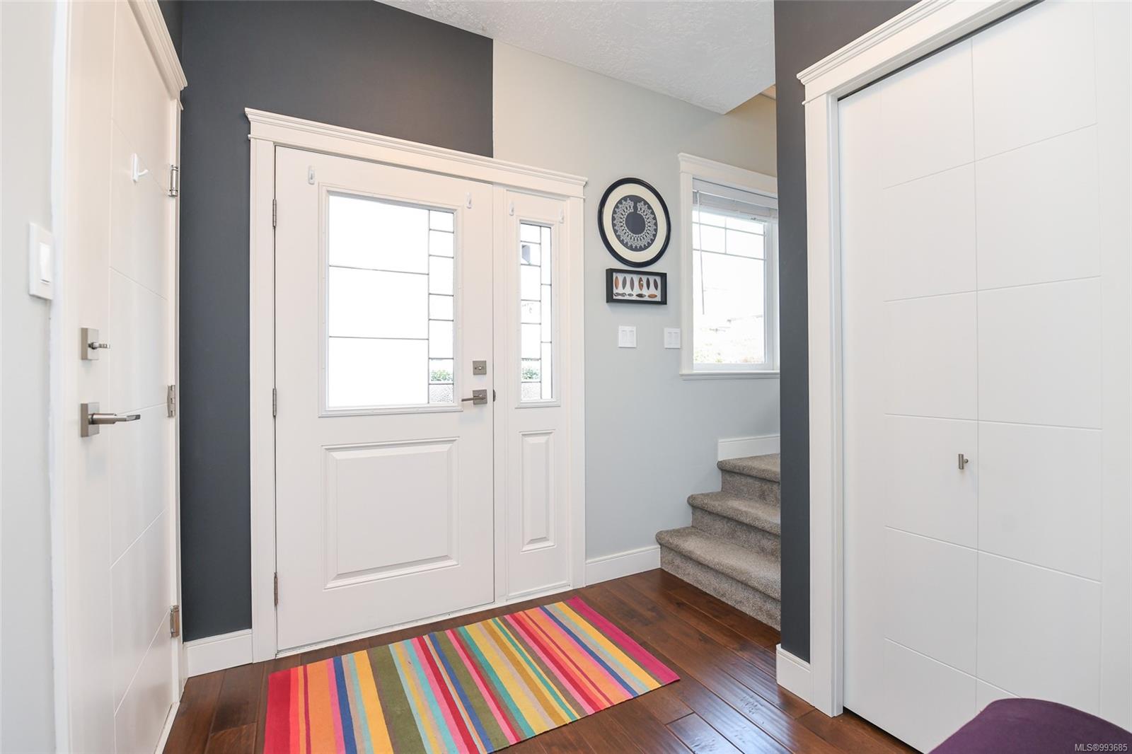 $735,000 - 2030 Wallace Ave<br>British Columbia, V9M 1X3