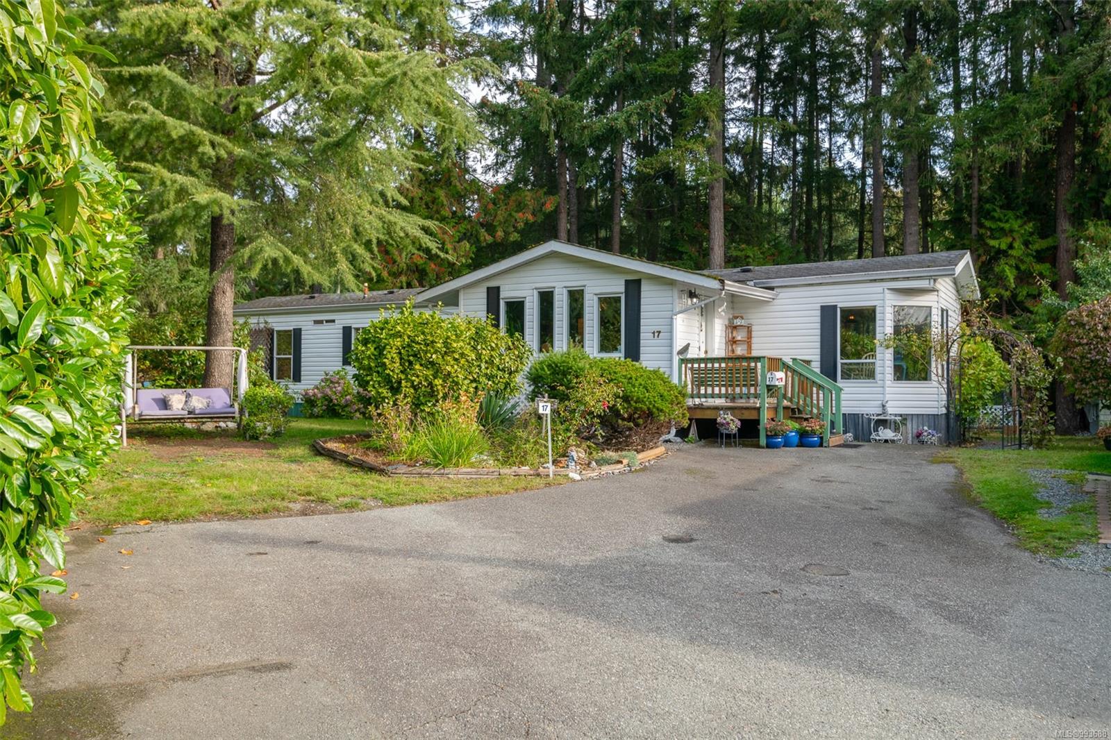 $310,000 - 3640 Trans Canada Hwy<br>British Columbia, V0R 1L0