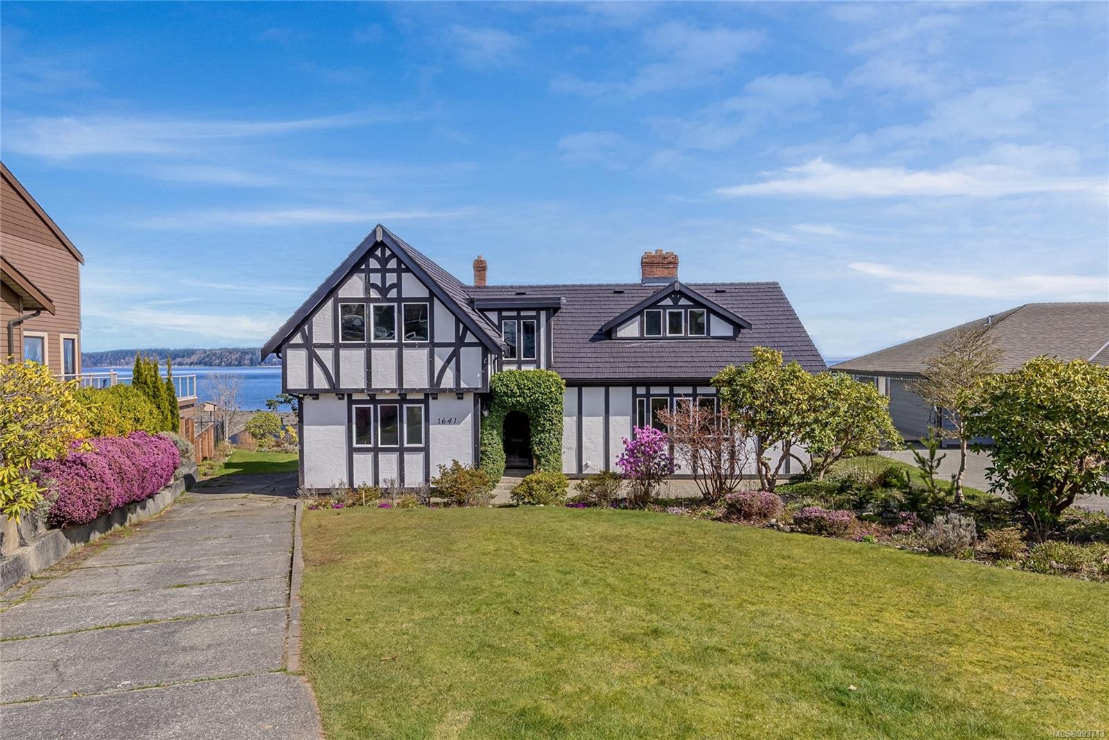 $869,800 - 1641 Passage View Dr<br>British Columbia, V9W 6L2