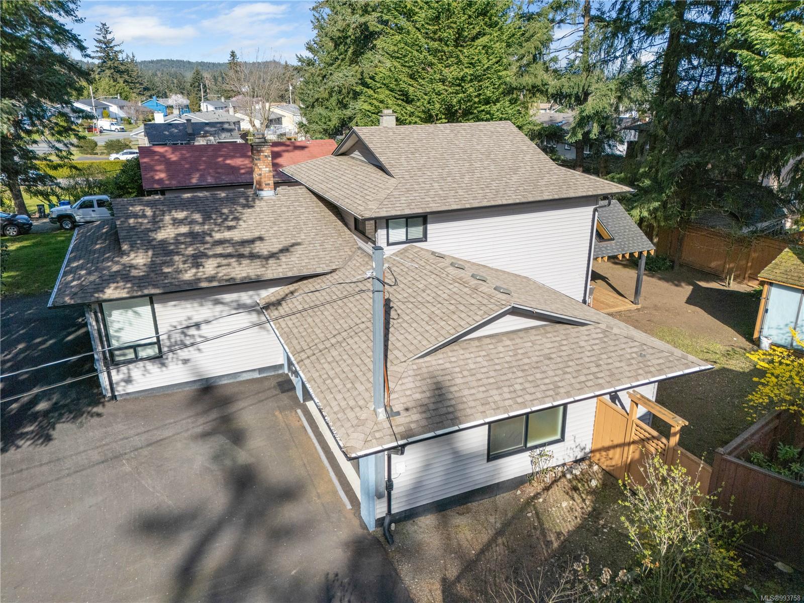 $889,900 - 3617 Country Club Dr<br>British Columbia, V9T 1T8