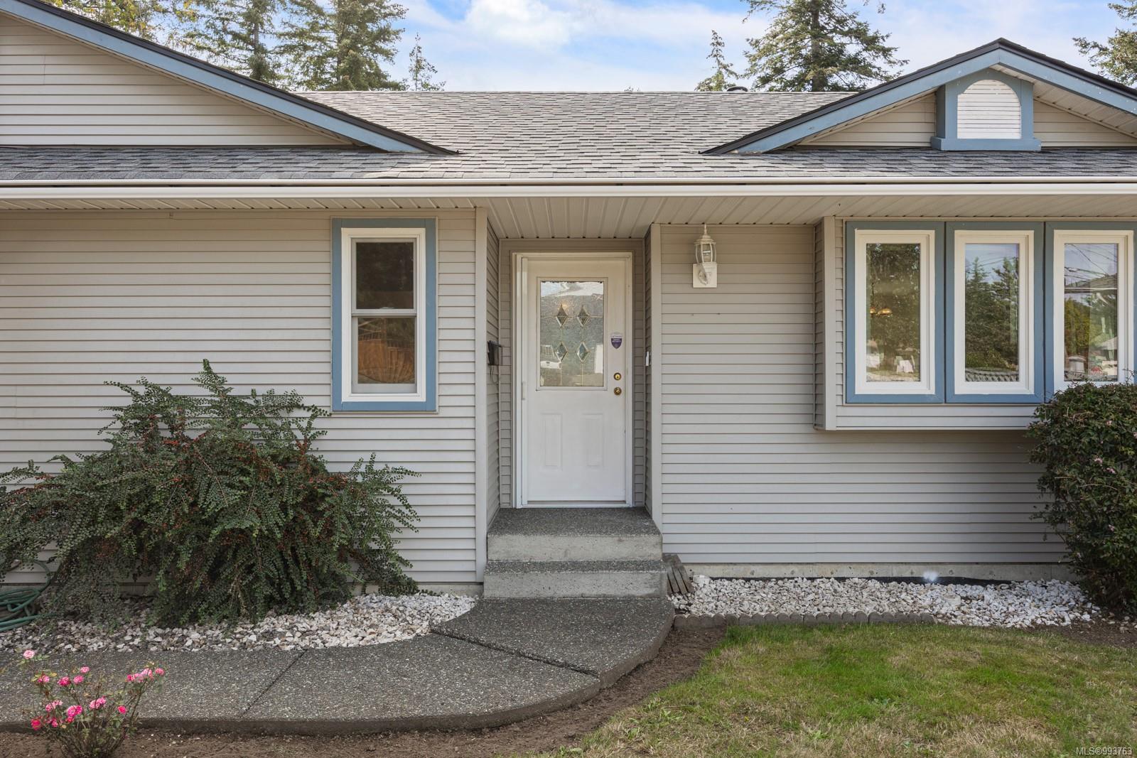 $675,000 - 1565 Valley Cres<br>British Columbia, V9N 3W2