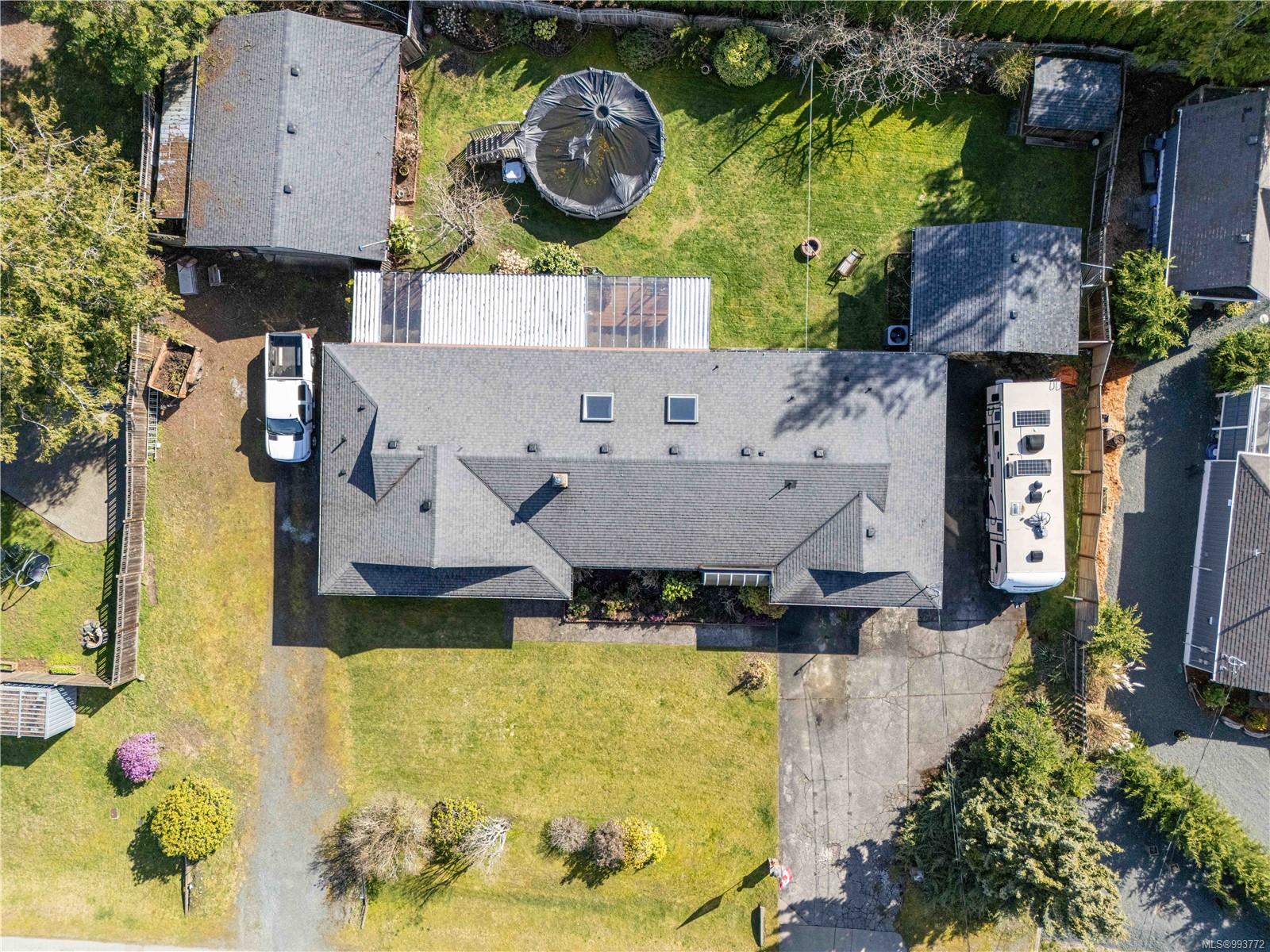 $1,129,000 - 1306 Woodland Dr<br>British Columbia, V9P 1Z2