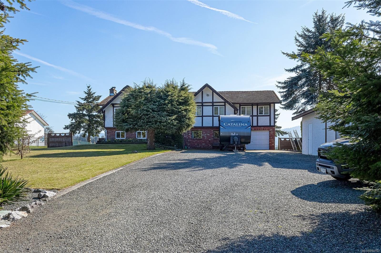 $1,080,000 - 6627 Lakes Rd<br>British Columbia, V9L 5V9