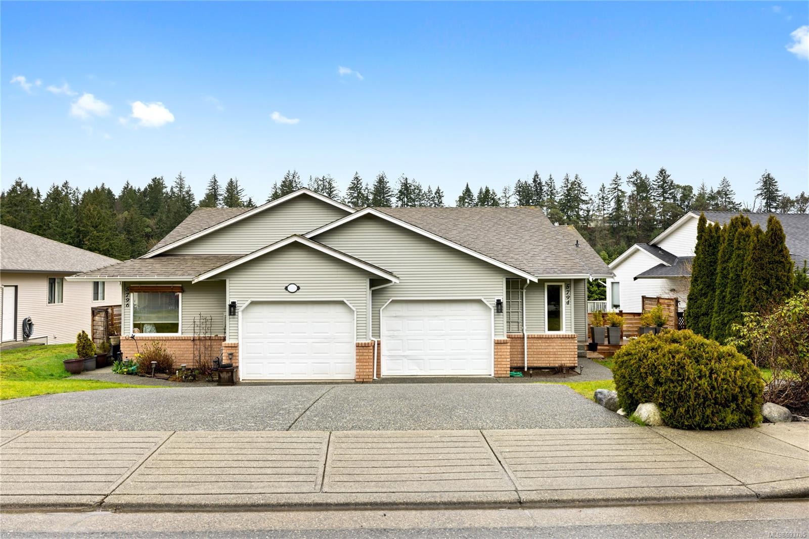 $650,000 - 5794 Brookwood Dr<br>British Columbia, V9T 6J5