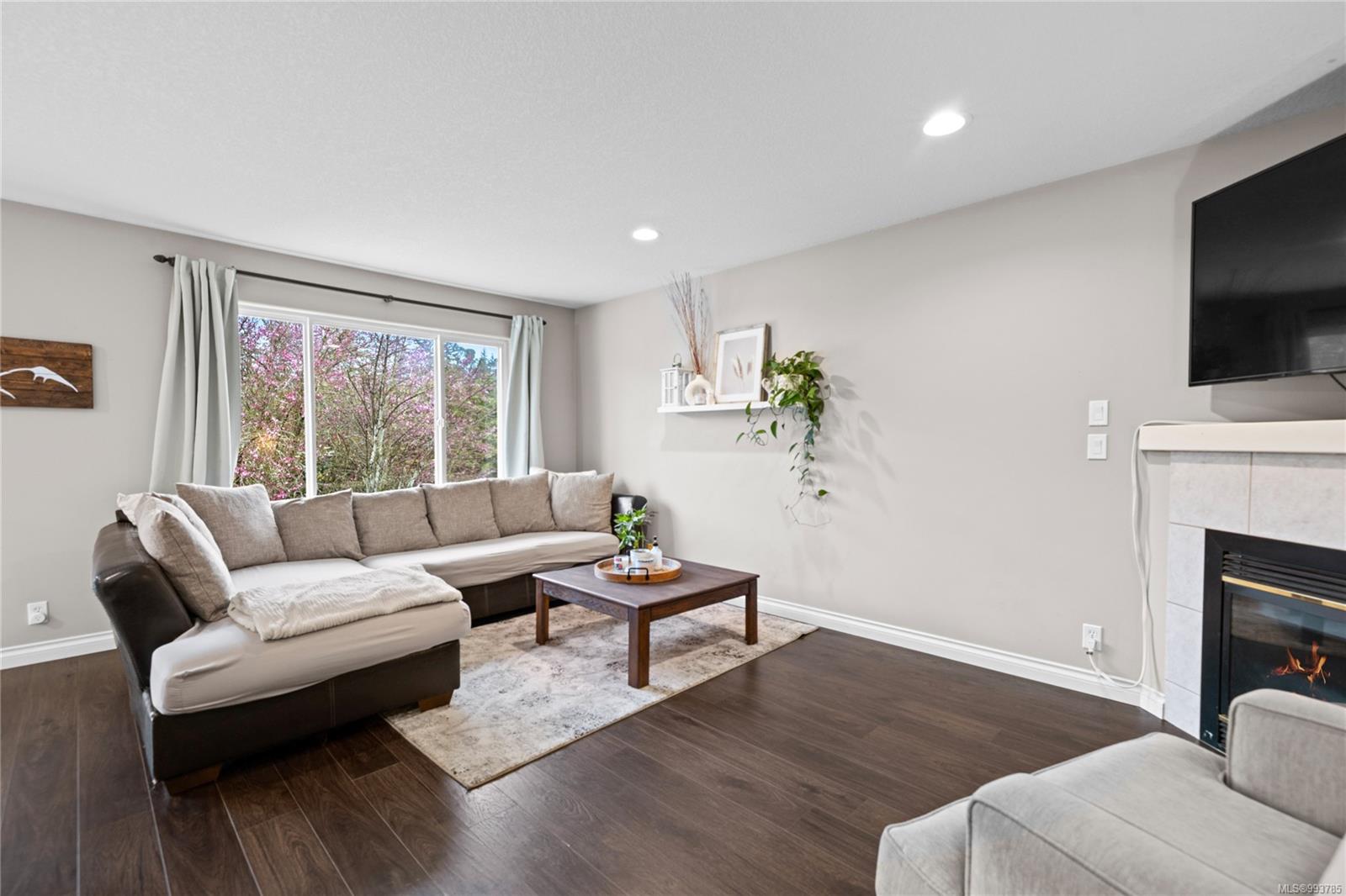 $650,000 - 5794 Brookwood Dr<br>British Columbia, V9T 6J5
