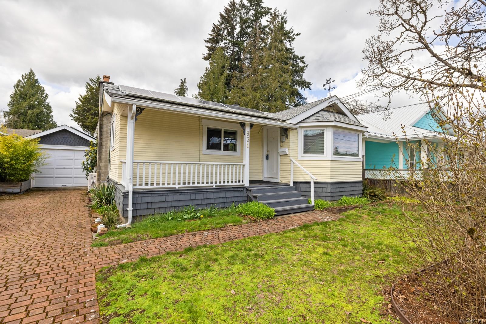 $585,000 - 931 Cavell St<br>British Columbia, V9L 1Y5