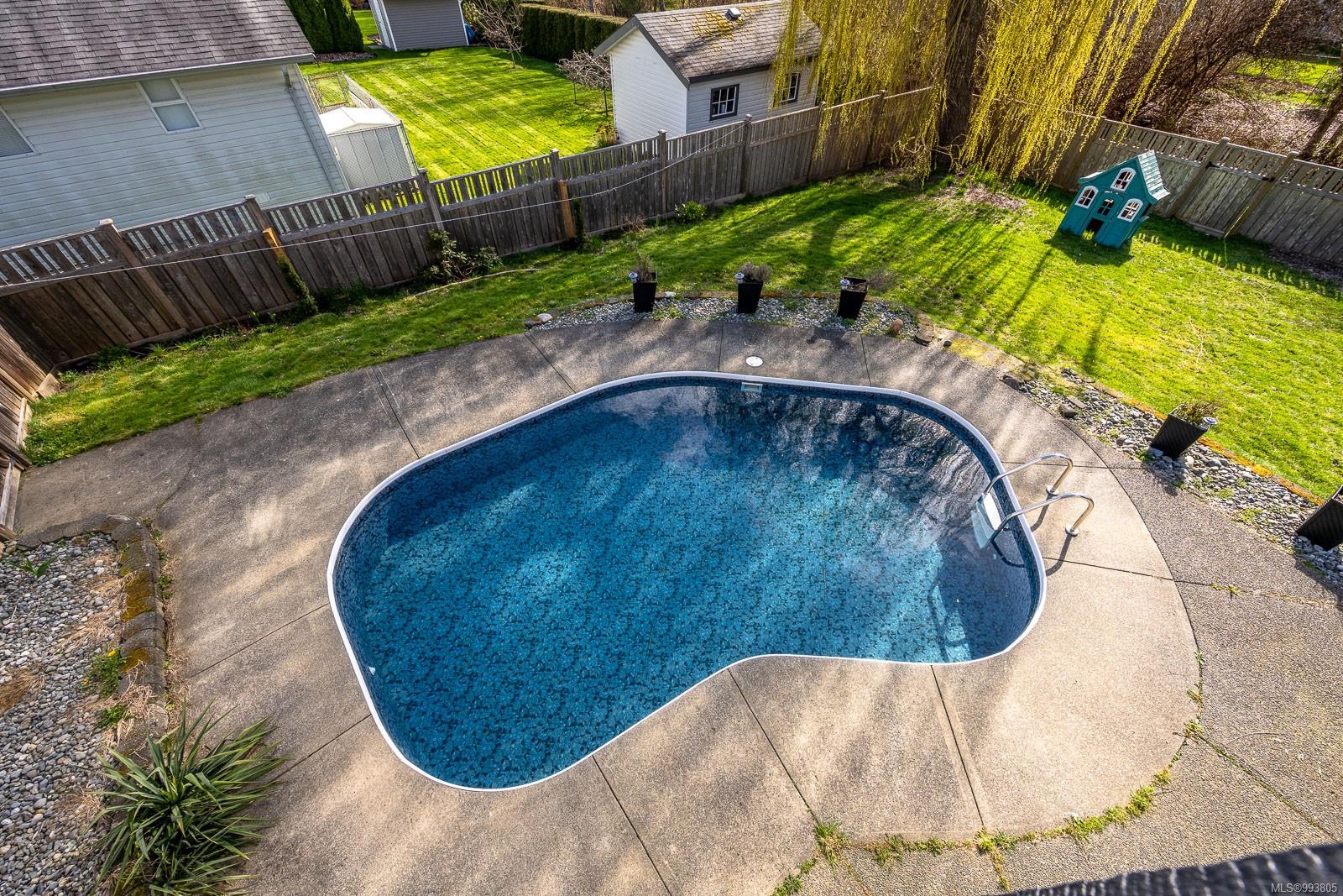 $979,000 - 1595 Mallard Dr<br>British Columbia, V9N 8L8