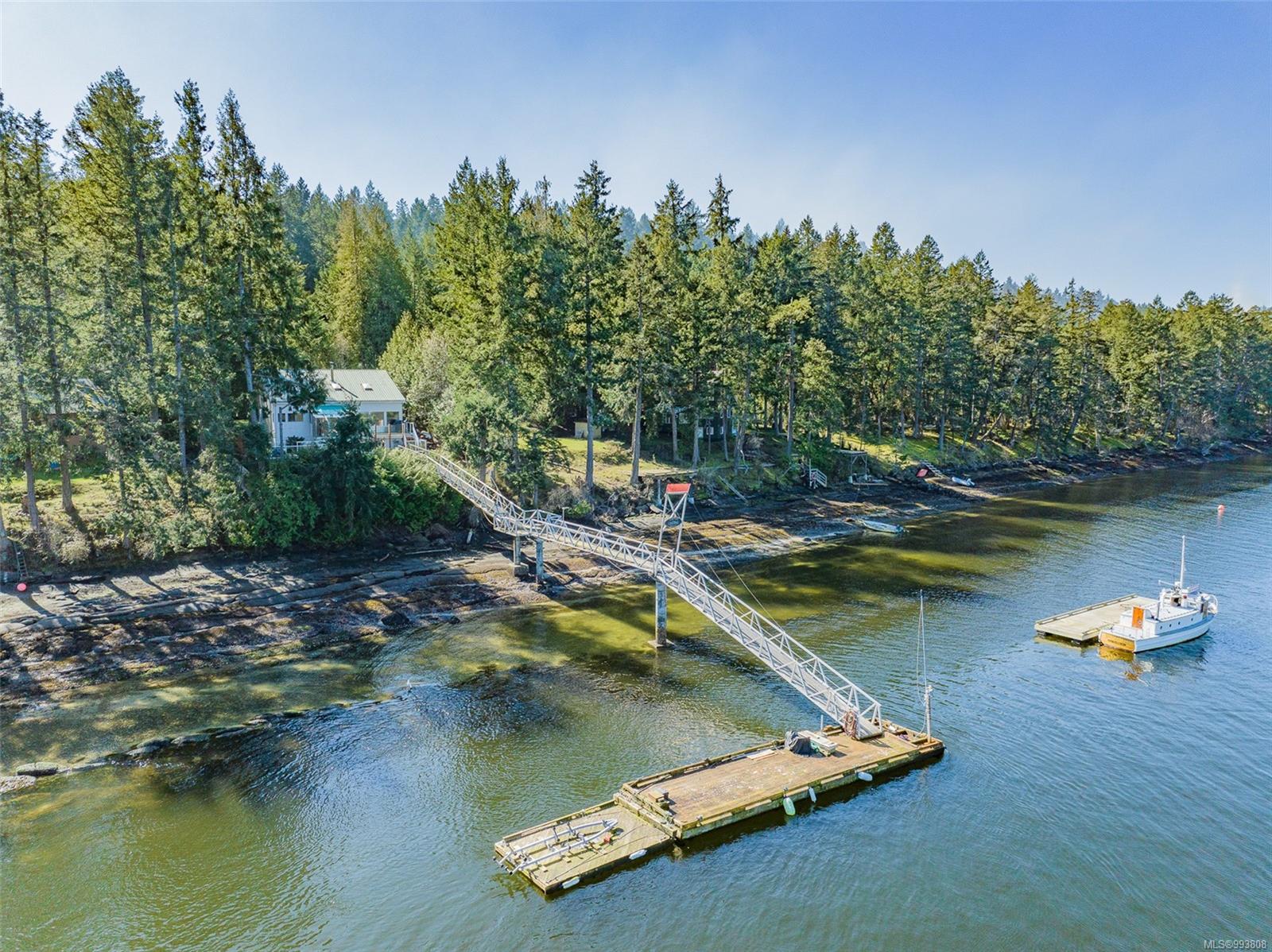 $1,230,000 - 558 Weathers Way<br>British Columbia, V0R 1X6