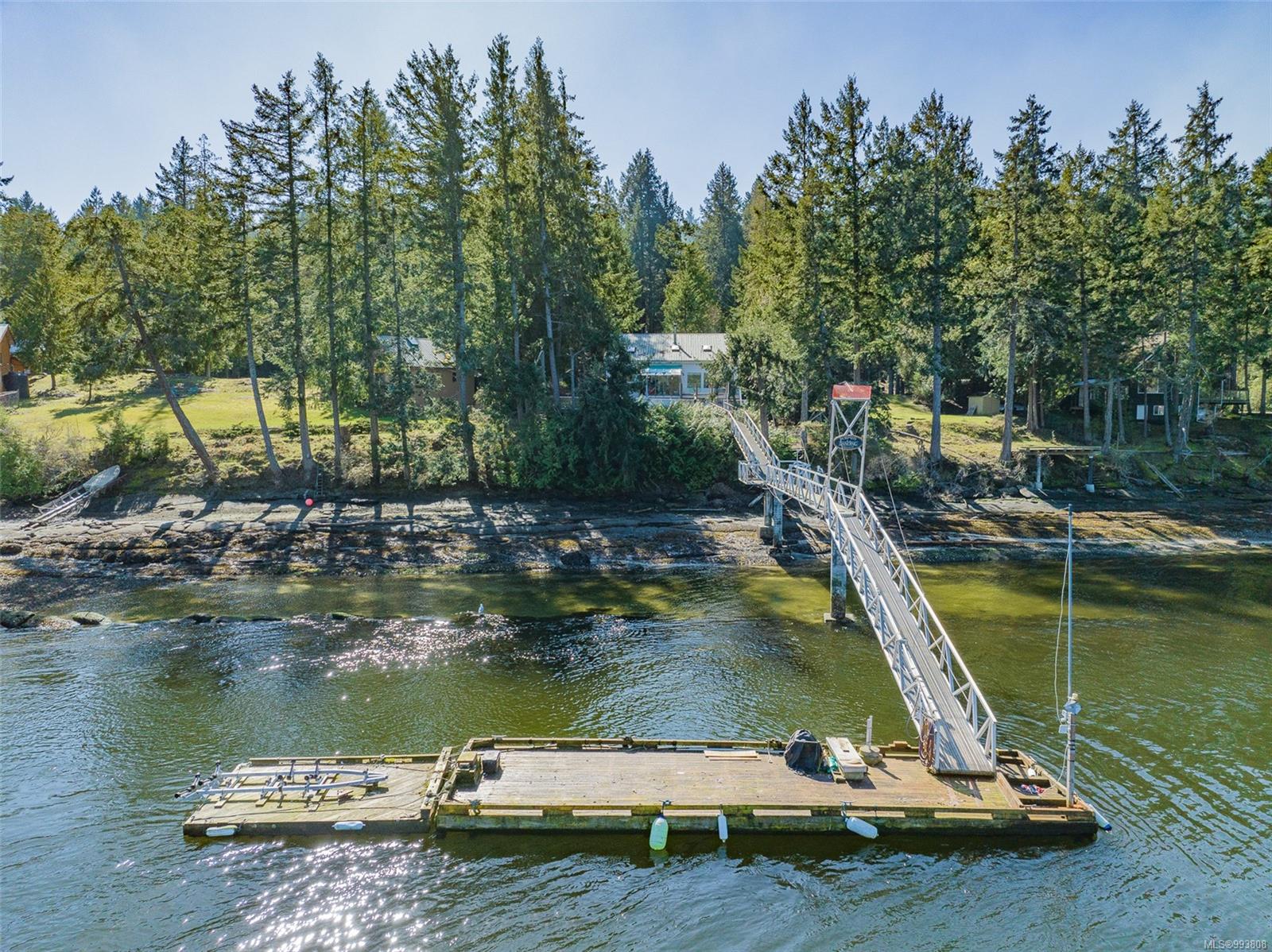 $1,230,000 - 558 Weathers Way<br>British Columbia, V0R 1X6