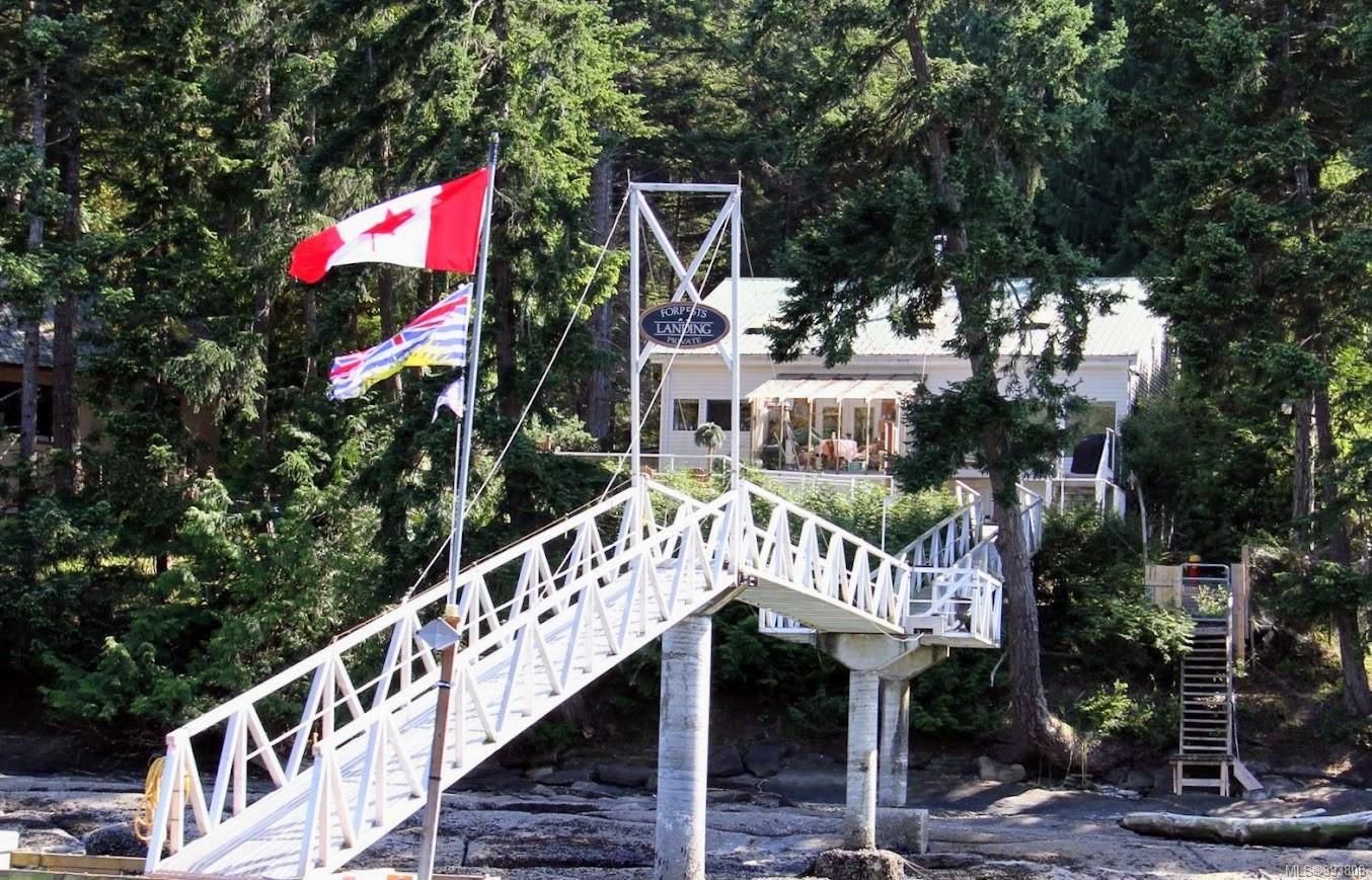 $1,230,000 - 558 Weathers Way<br>British Columbia, V0R 1X6
