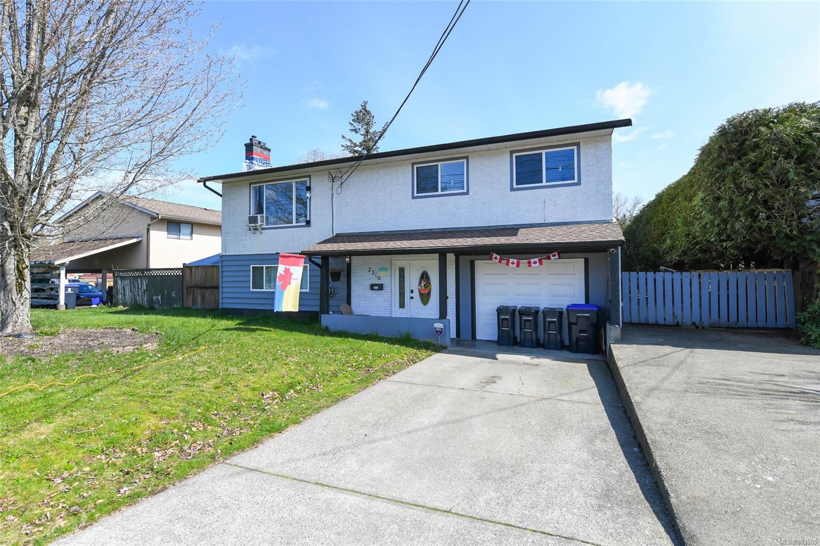 $699,000 - 2316 Grant Ave<br>British Columbia, V9N 7M3