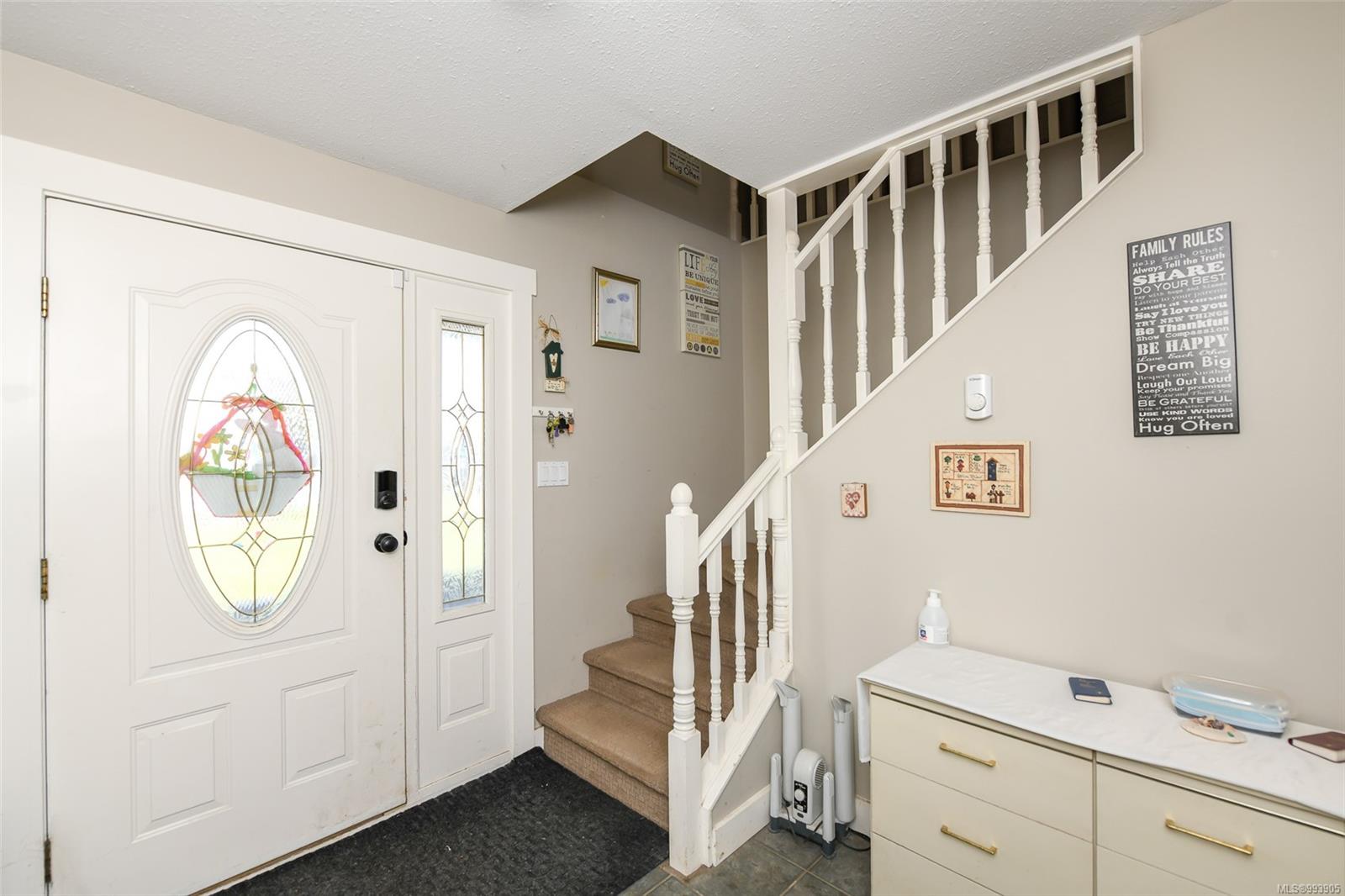 $699,000 - 2316 Grant Ave<br>British Columbia, V9N 7M3