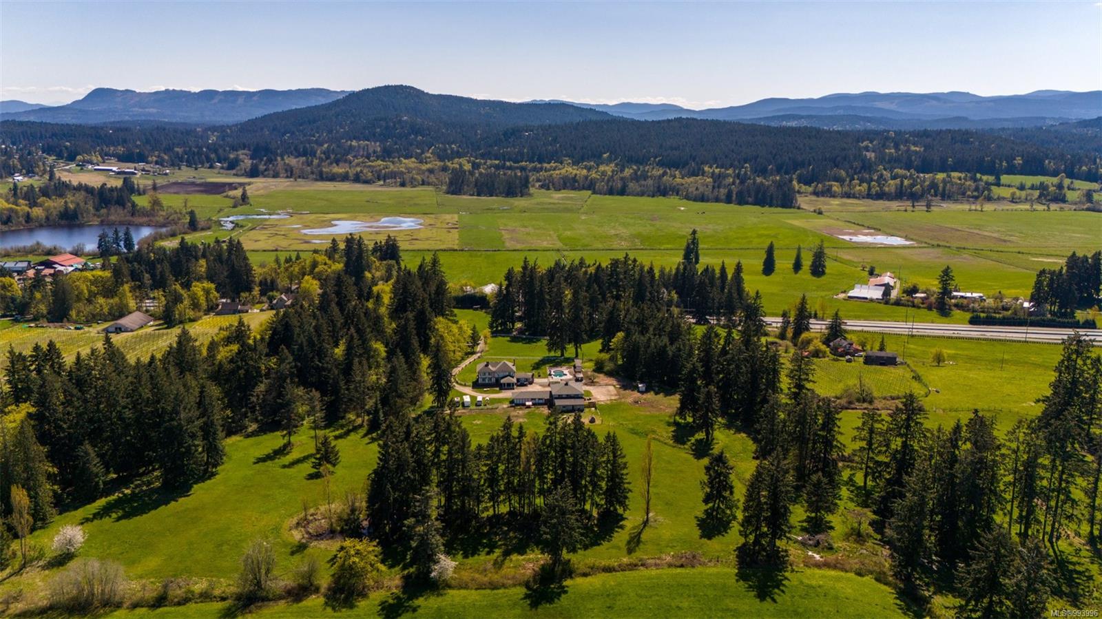 $3,500,000 - 4245 Vineyard Rd<br>British Columbia, V0R 1L5