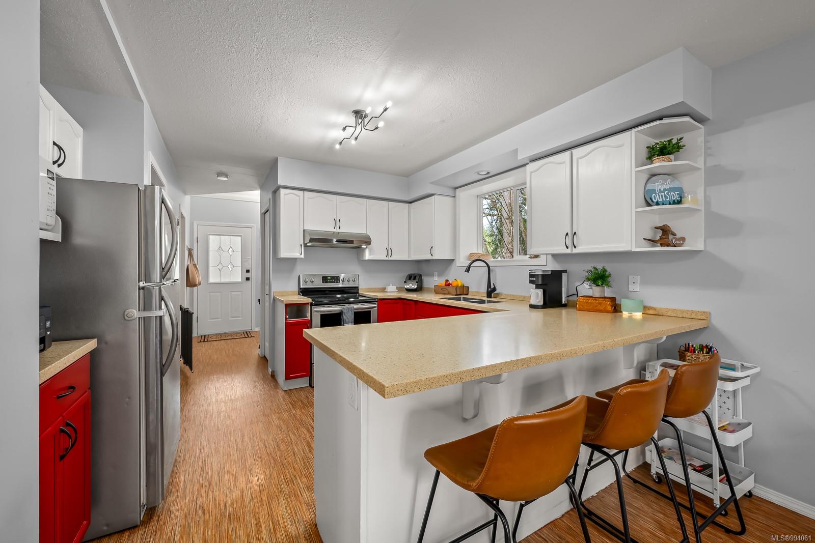 $589,000 - 1098 1st St<br>British Columbia, V9N 1A9