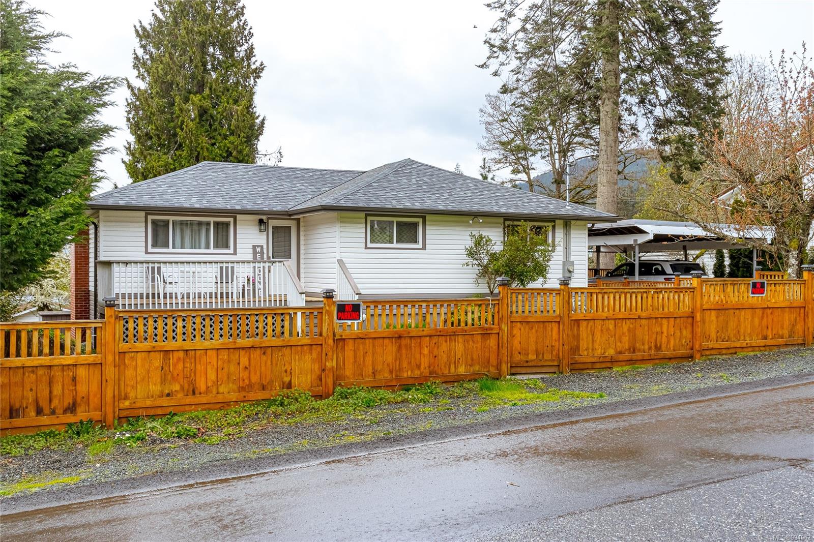 $764,900 - 7985 Arthur St<br>British Columbia, V0R 1R0