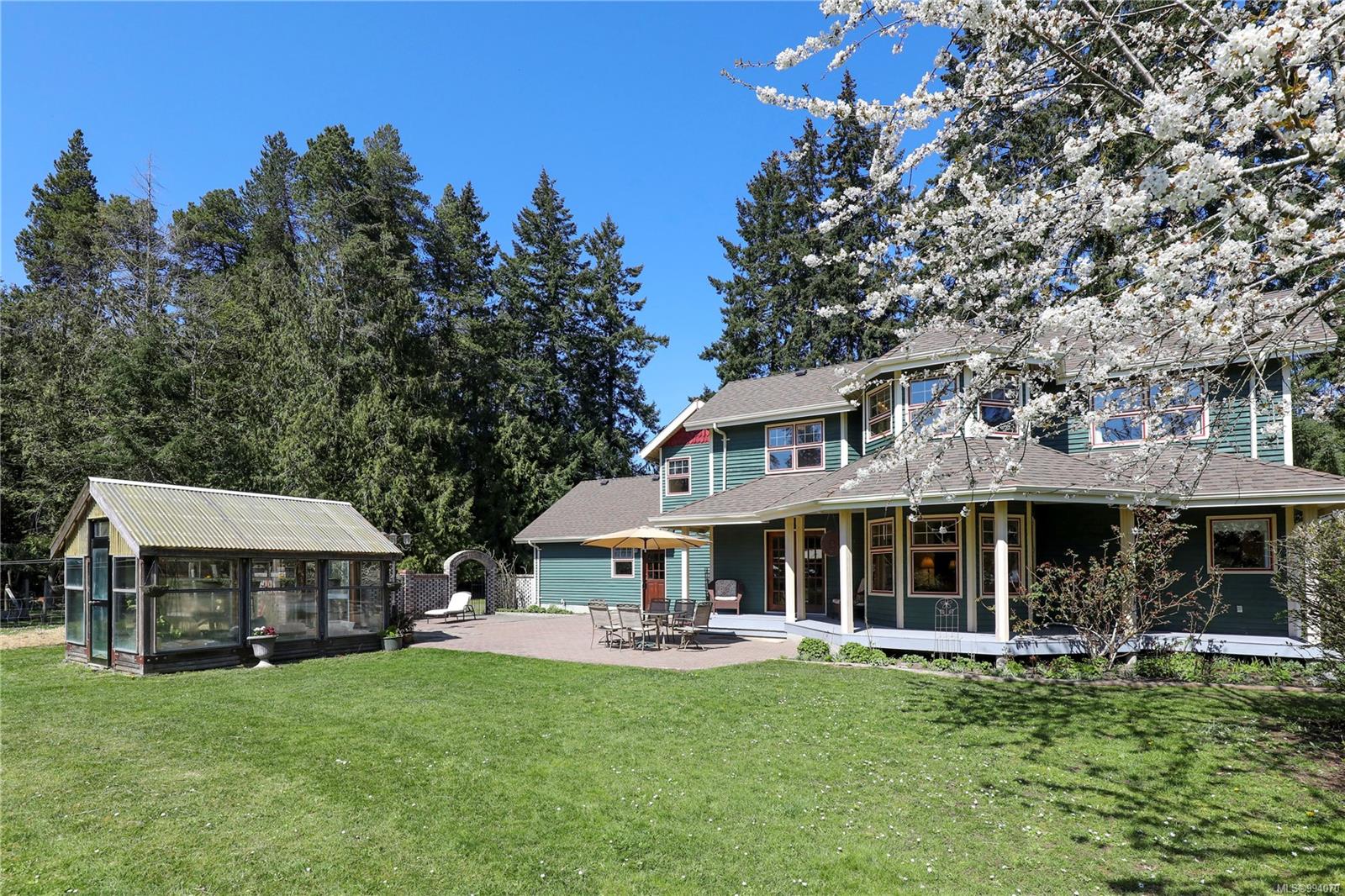 $1,695,000 - 860 Garden Rd<br>British Columbia, V9K 1N2
