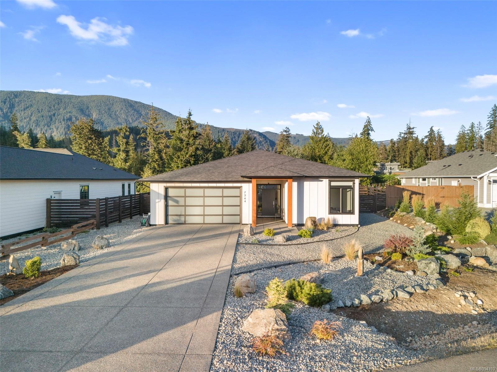 $1,124,900 - 7264 Lakefront Dr<br>British Columbia, V0R 2G1